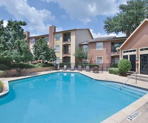 Mira Bella | Apartments on 1960 in Houston TX